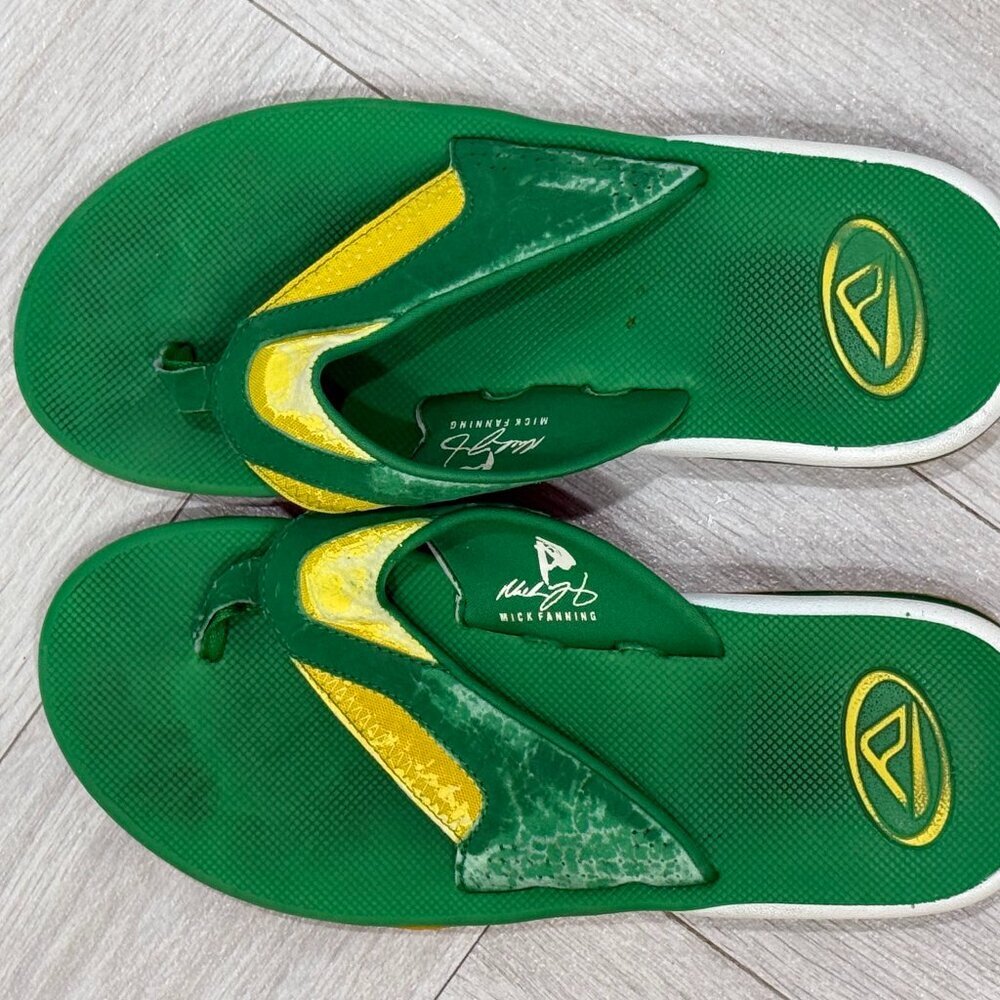 Green Men's Size 10 Flip Flops